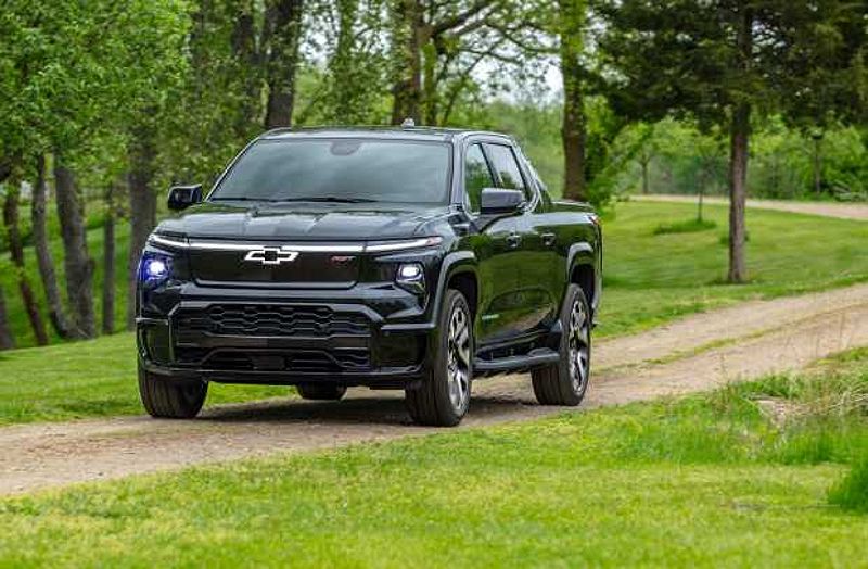 2024 Chevrolet Silverado EV RST